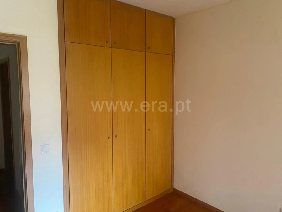 Apartamento T1 para Venda em Oliveira do Douro Foto 10