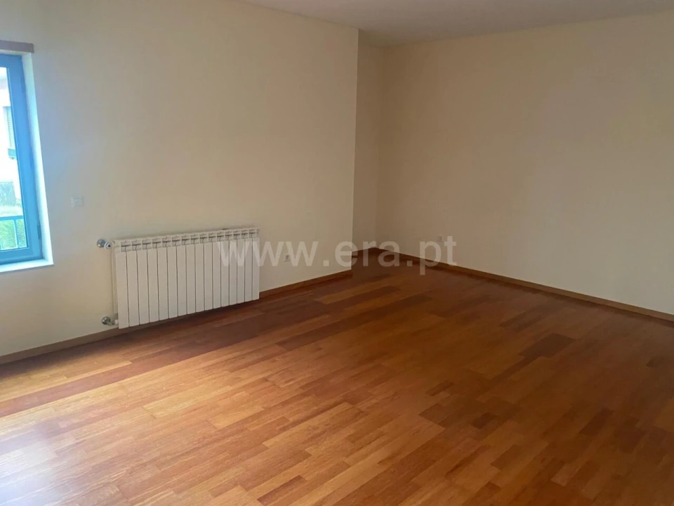 Apartamento T1 para Venda em Oliveira do Douro Foto 5