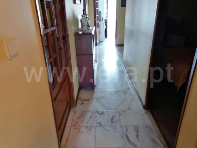 Prédio para Venda em Oliveira do Douro Foto 2