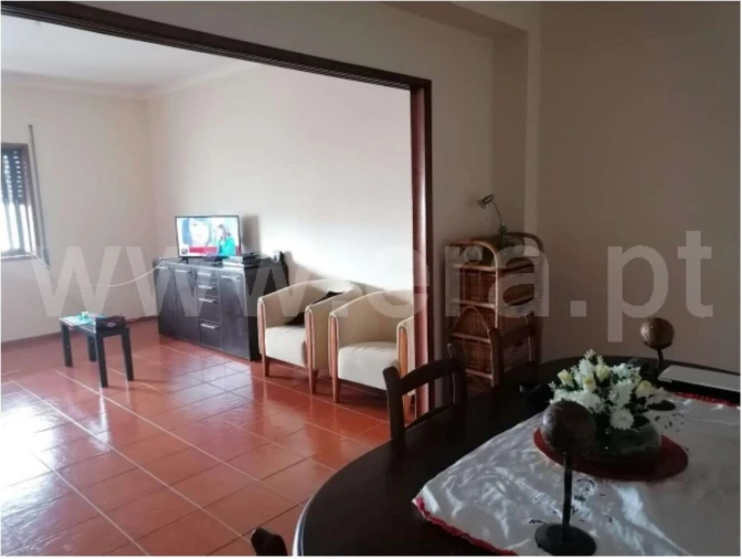 Prédio para Venda em Oliveira do Douro Foto 1