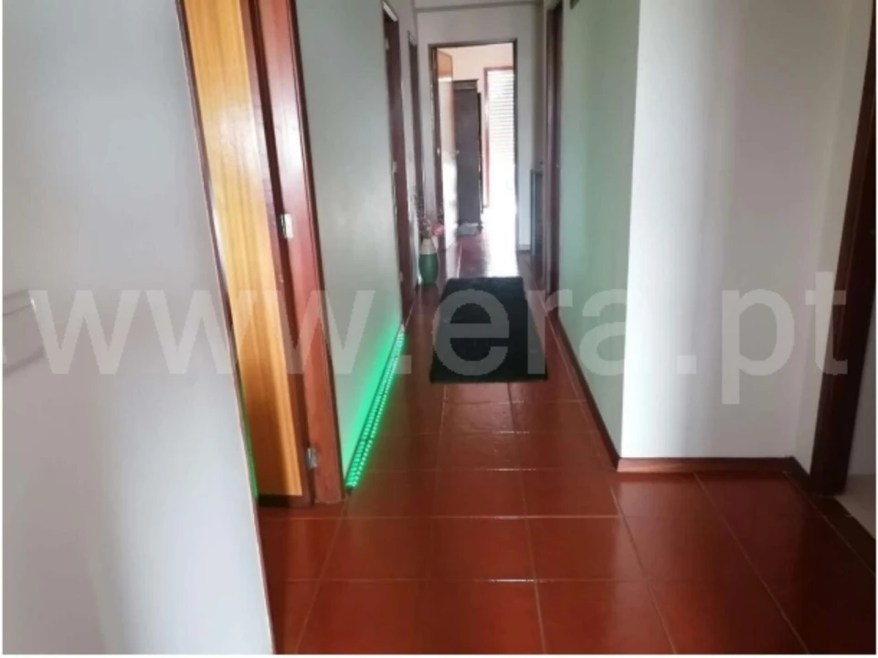 Prédio para Venda em Oliveira do Douro Foto 13