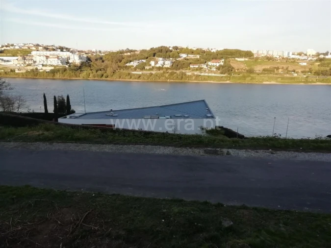 Terreno para Venda em Oliveira do Douro Foto 5