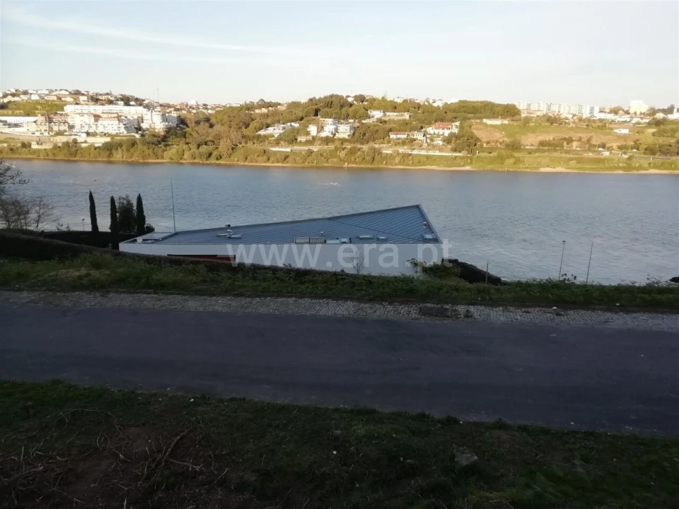 Terreno para Venda em Oliveira do Douro Foto 5