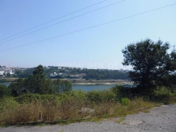 Terreno para Venda em Oliveira do Douro