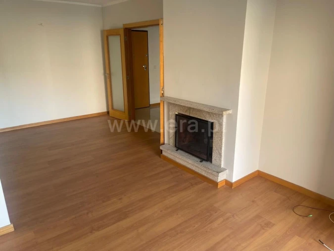 Apartamento T2 para Venda em Canelas Foto 2