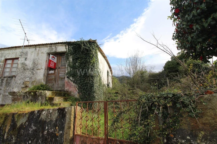 Moradia T0 para Venda em São Cristovão de Nogueira Foto 1