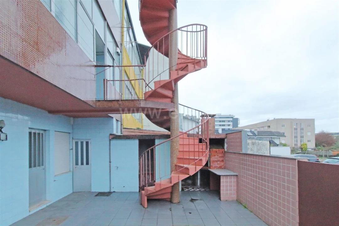 Moradia T5 para Venda em Oliveira do Douro Foto 15