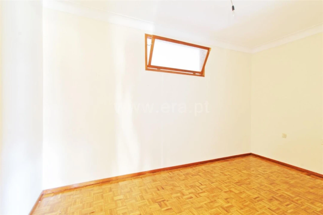 Moradia T5 para Venda em Oliveira do Douro Foto 18