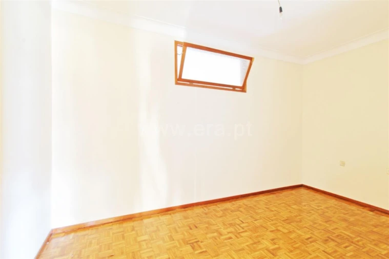 Moradia T5 para Venda em Oliveira do Douro Foto 18