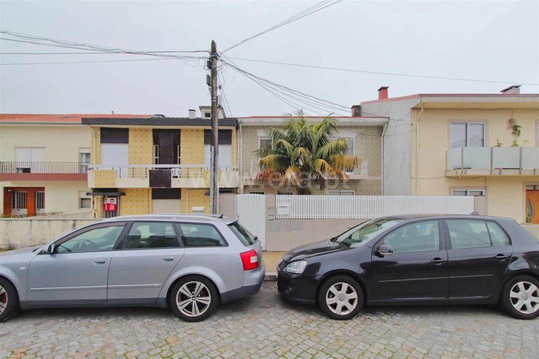 Moradia T5 para Venda em Oliveira do Douro Foto 16