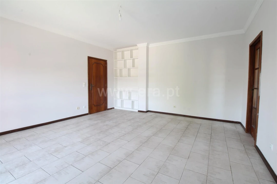 Apartamento T2 para Venda em Oliveira do Douro Foto 9