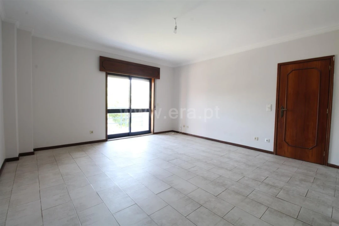 Apartamento T2 para Venda em Oliveira do Douro Foto 11