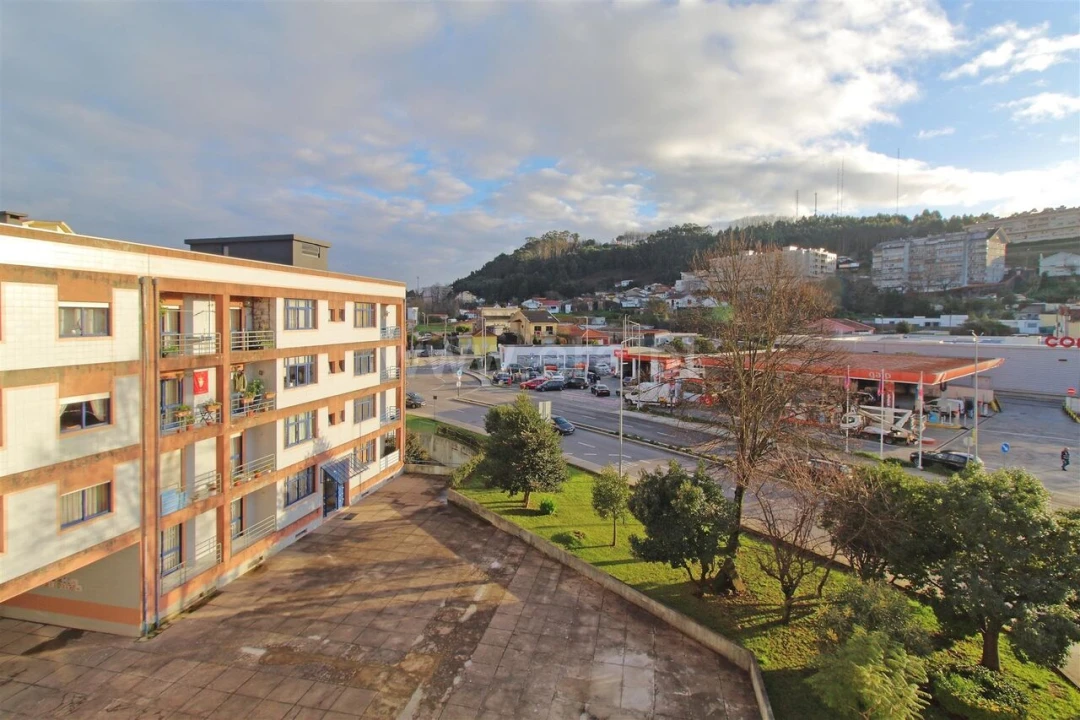 Apartamento T2 para Venda em Oliveira do Douro Foto 2
