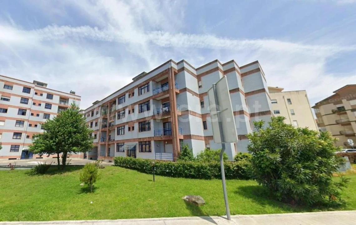 Apartamento T2 para Venda em Oliveira do Douro Foto 1