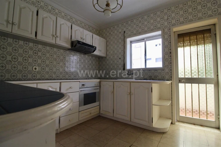 Moradia T4 para Venda em Oliveira do Douro Foto 13