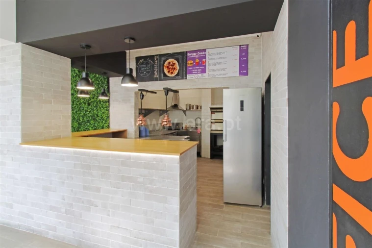 Loja para Venda em Vilar de Andorinho Foto 3