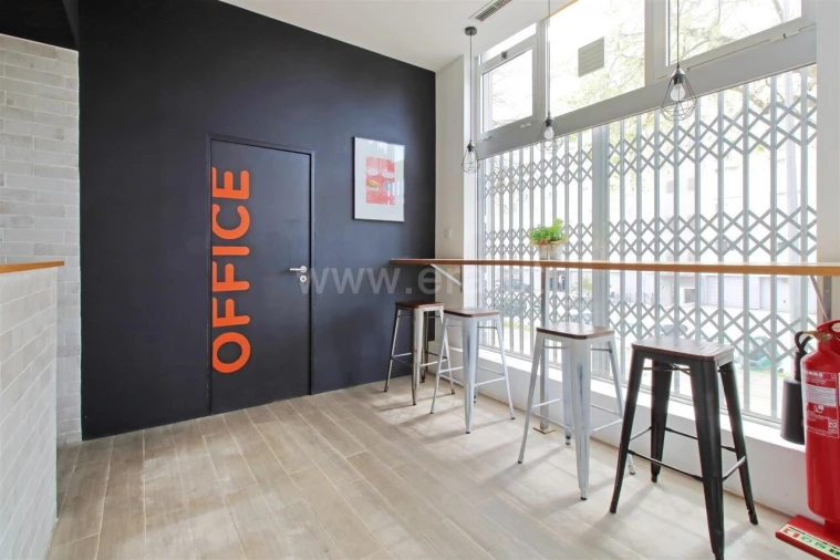 Loja para Venda em Vilar de Andorinho Foto 7