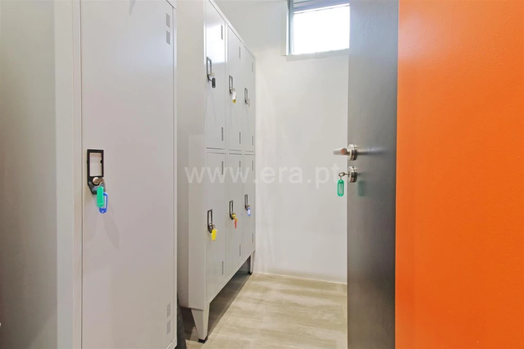 Loja para Venda em Vilar de Andorinho Foto 9