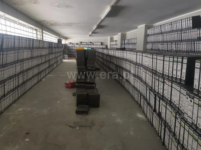 Armazém para Venda em Oliveira do Douro Foto 4