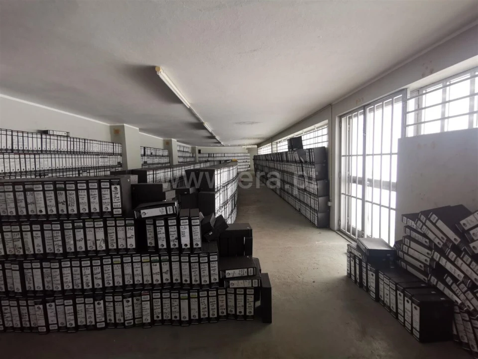 Armazém para Venda em Oliveira do Douro Foto 3