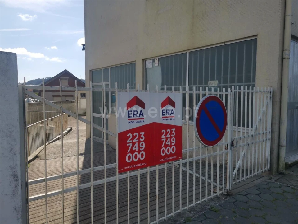 Armazém para Venda em Oliveira do Douro Foto 2