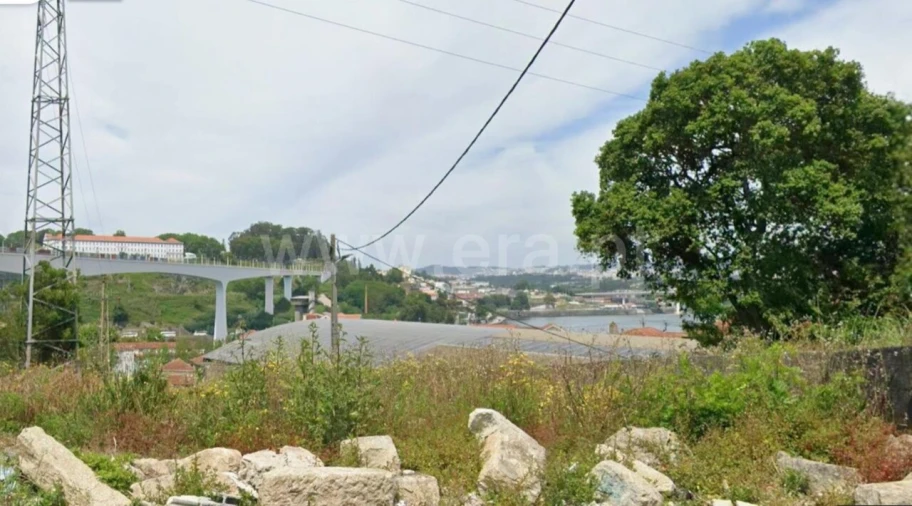Terreno para Venda em Oliveira do Douro Foto 2