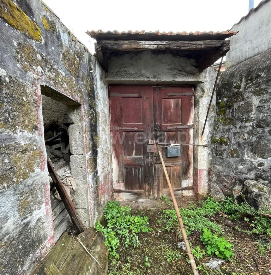 Moradia T0 para Venda em Oliveira do Douro Foto 4