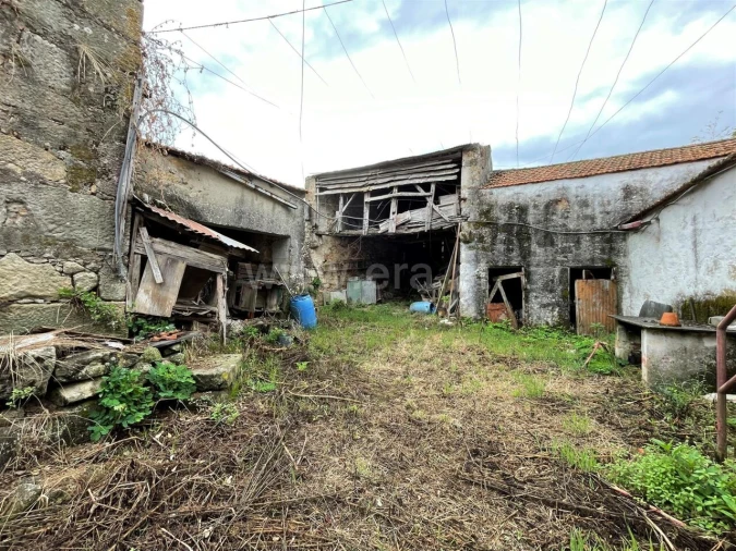 Moradia T0 para Venda em Oliveira do Douro Foto 3