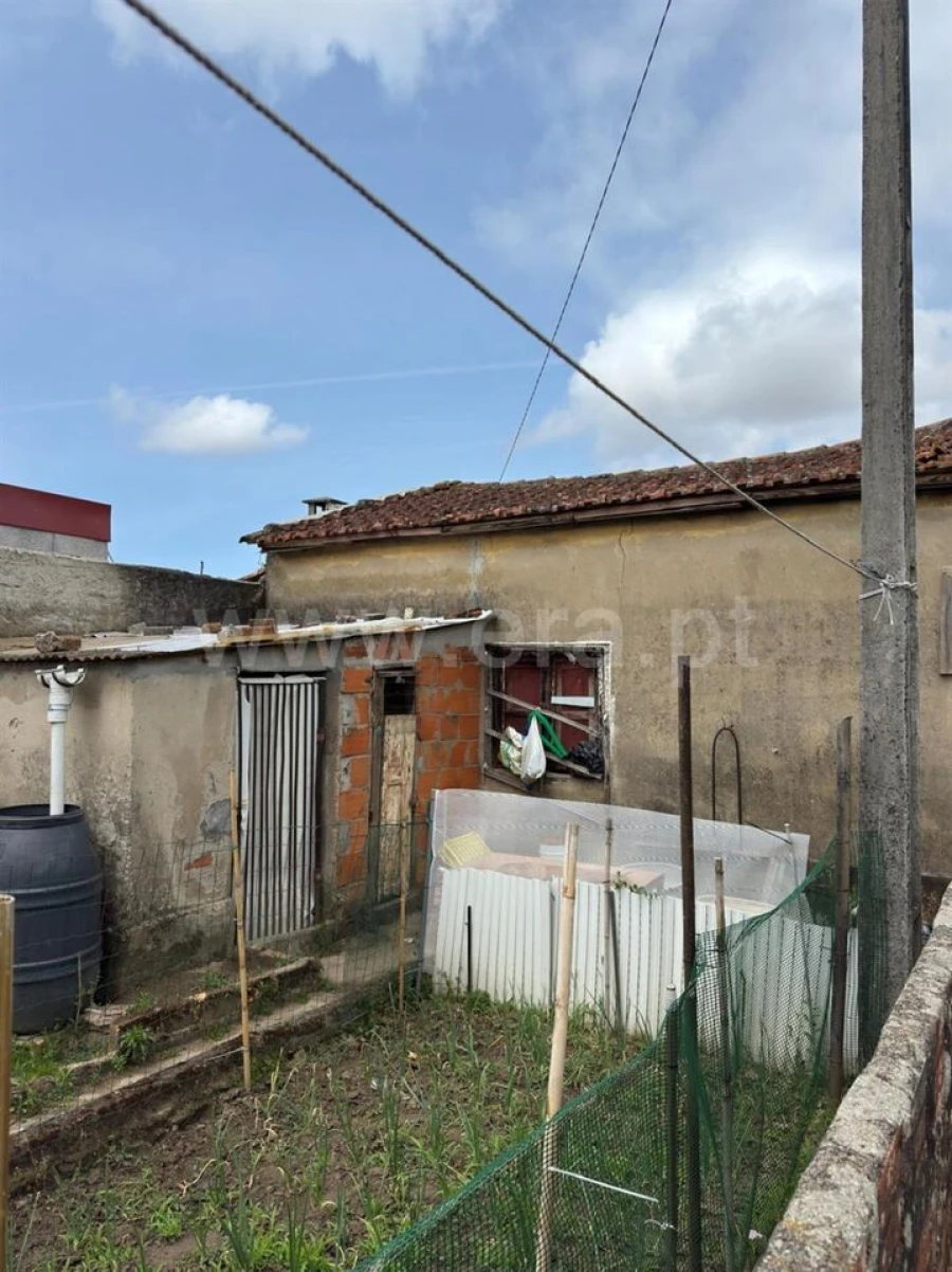 Moradia T0 para Venda em Oliveira do Douro Foto 2