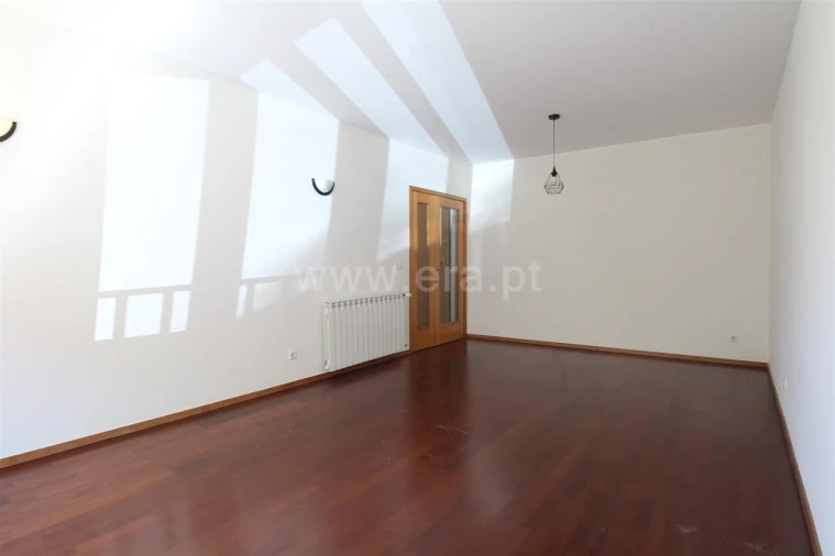 Apartamento T2 para Venda em Oliveira do Douro Foto 3