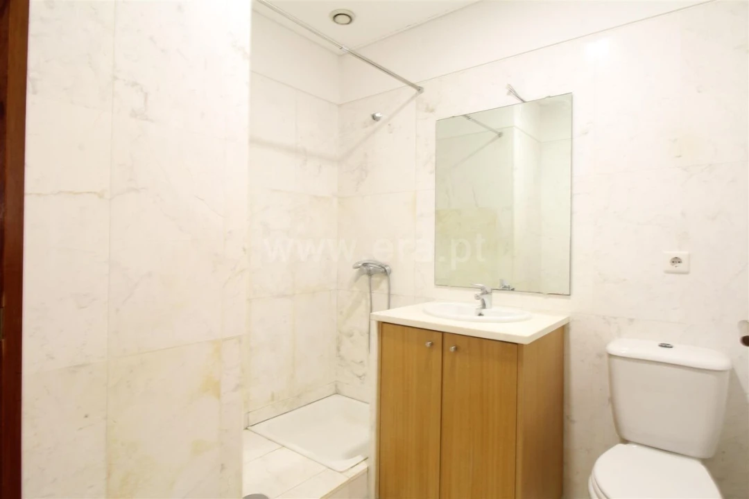 Apartamento T2 para Venda em Oliveira do Douro Foto 12