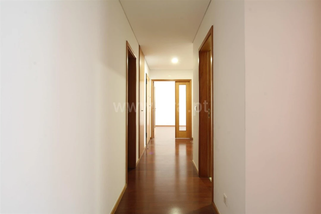 Apartamento T2 para Venda em Oliveira do Douro Foto 10