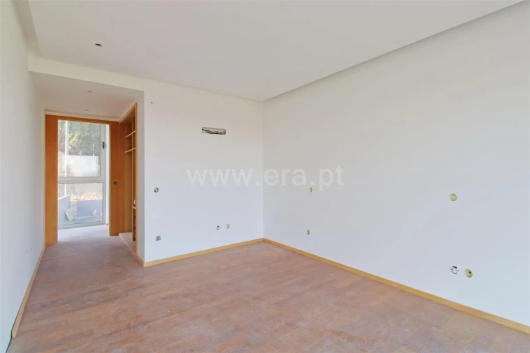 Terreno para Venda em Vilar de Andorinho Foto 4