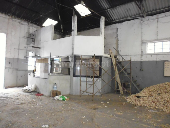 Armazém para Venda em Vilar de Andorinho Foto 5
