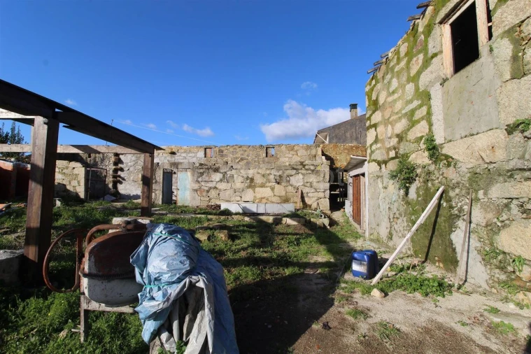 Quinta T0 para Venda em Avintes Foto 4