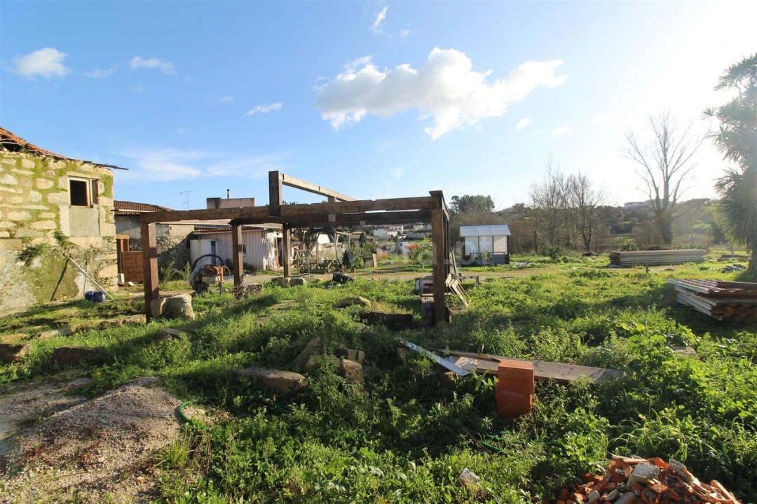 Quinta T0 para Venda em Avintes Foto 13