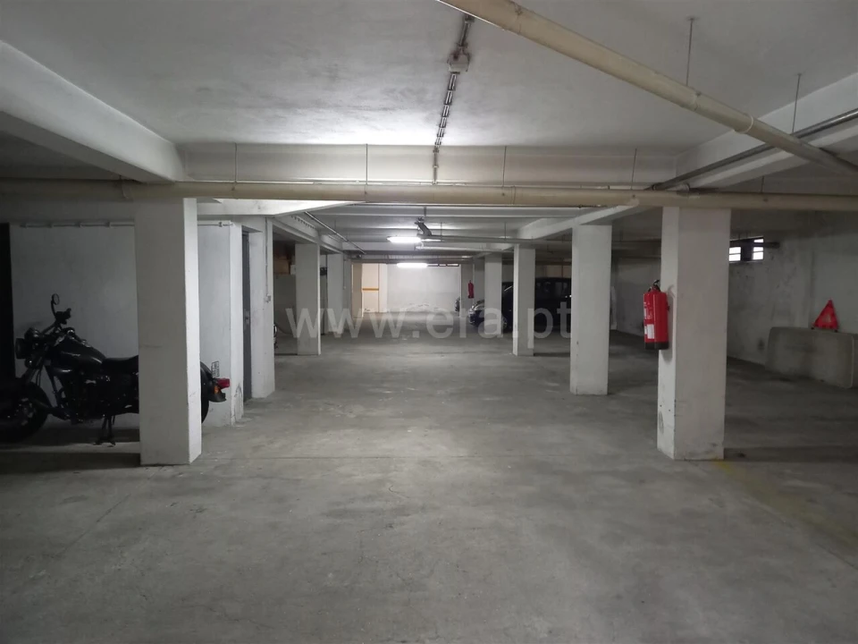 Garagem para Venda em São Mamede de Infesta e Senhora da Hora Foto 3