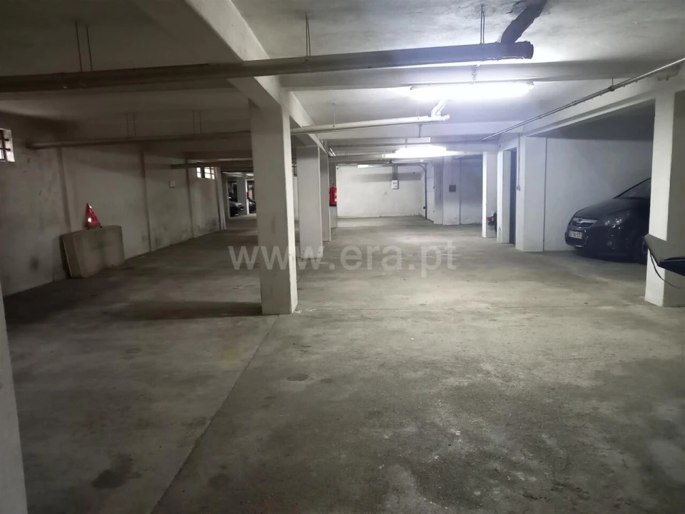 Garagem para Venda em São Mamede de Infesta e Senhora da Hora Foto 2