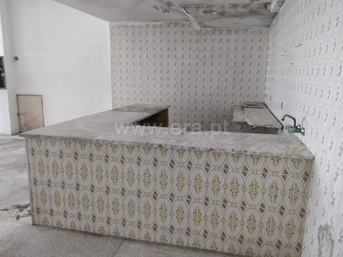 Loja para Arrendamento em Oliveira do Douro Foto 10