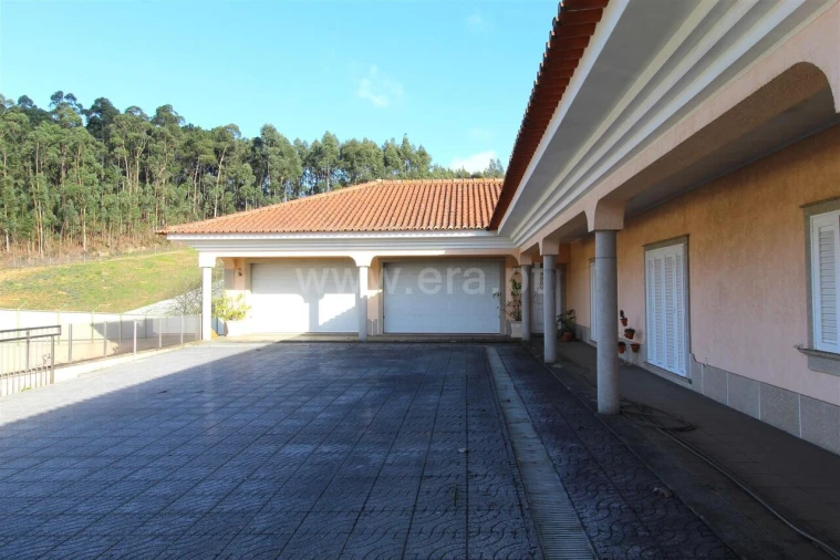 Moradia T5 para Venda em Sanguedo Foto 6