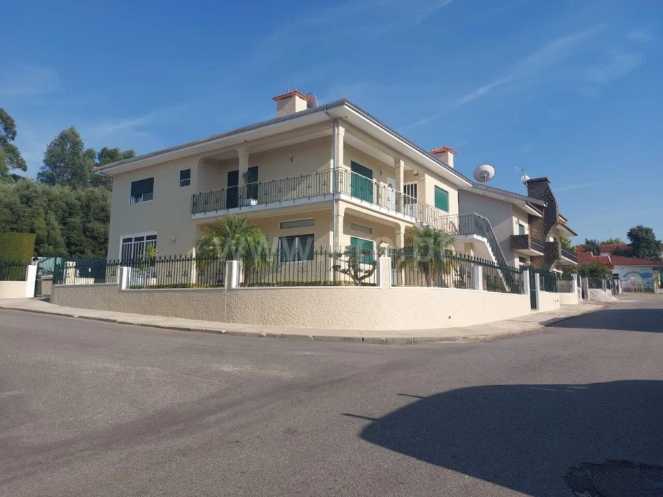 Moradia T3 para Venda em São João de Ver Foto 1