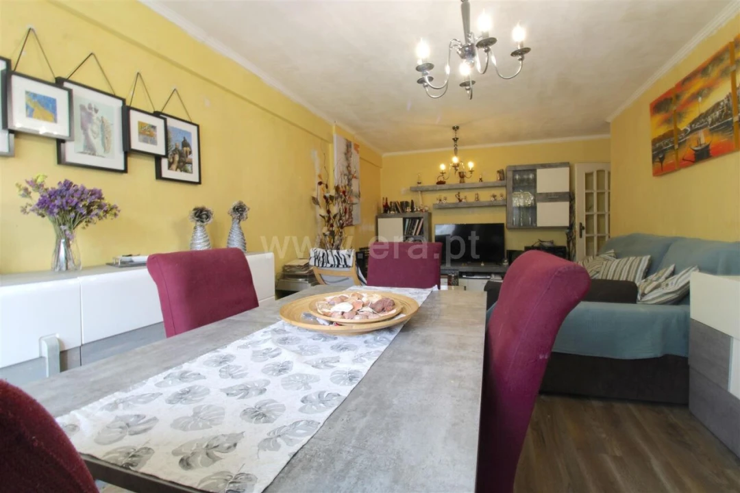 Apartamento T3 para Venda em Oliveira do Douro Foto 2