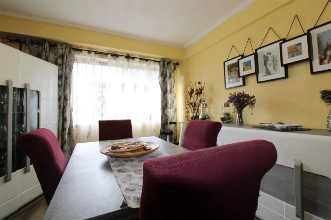 Apartamento T3 para Venda em Oliveira do Douro Foto 1