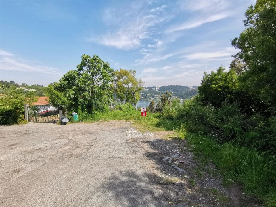 Terreno para Venda em Avintes Foto 3