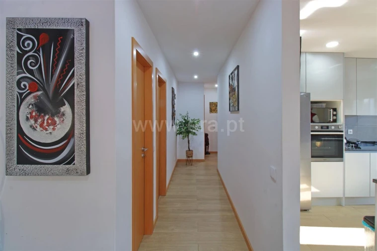 Moradia T4 para Venda em Vilar de Andorinho Foto 5