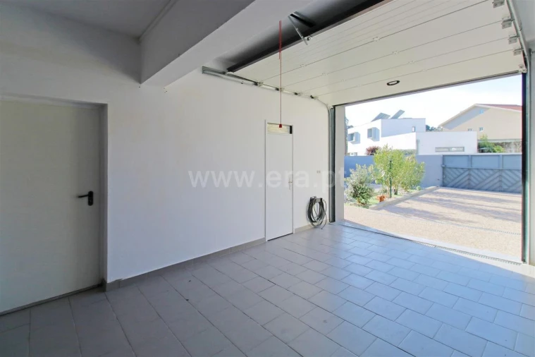 Moradia T4 para Venda em Vilar de Andorinho Foto 19