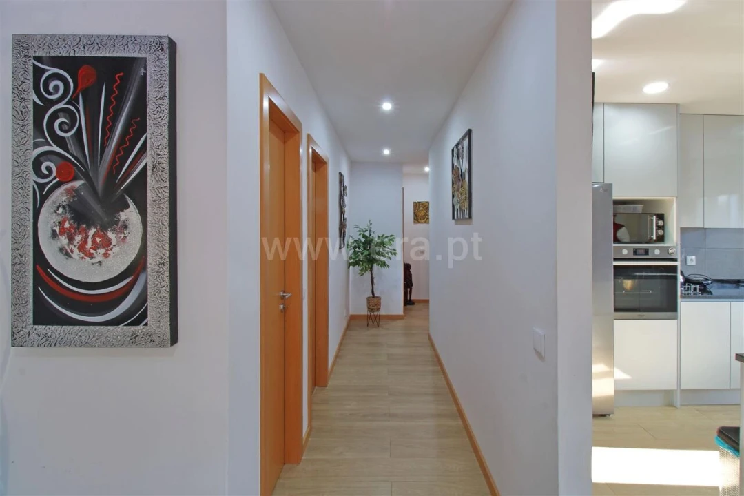 Moradia T4 para Venda em Vilar de Andorinho Foto 5