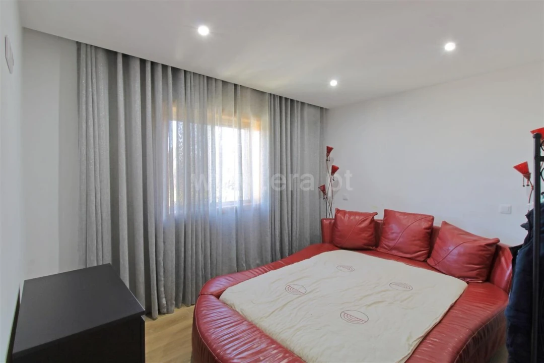 Moradia T4 para Venda em Vilar de Andorinho Foto 12