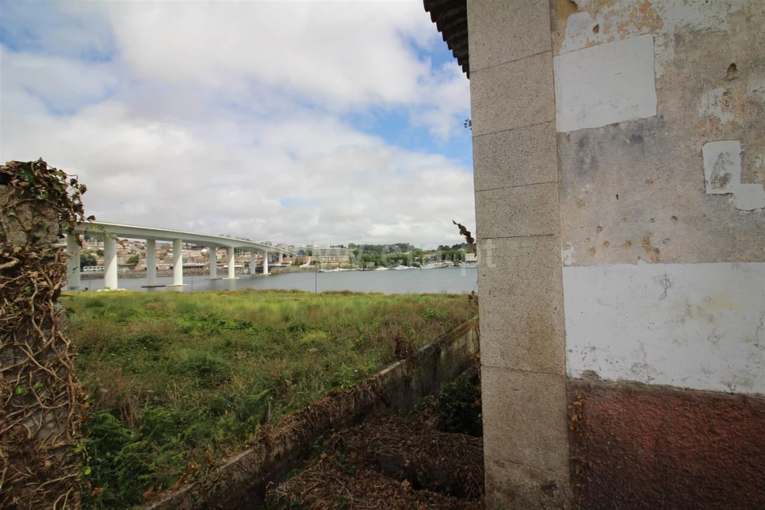 Moradia T0 para Venda em Oliveira do Douro Foto 9