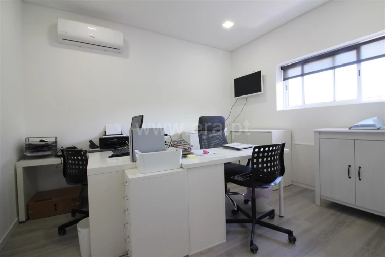 Armazém para Venda em Oliveira do Douro Foto 17